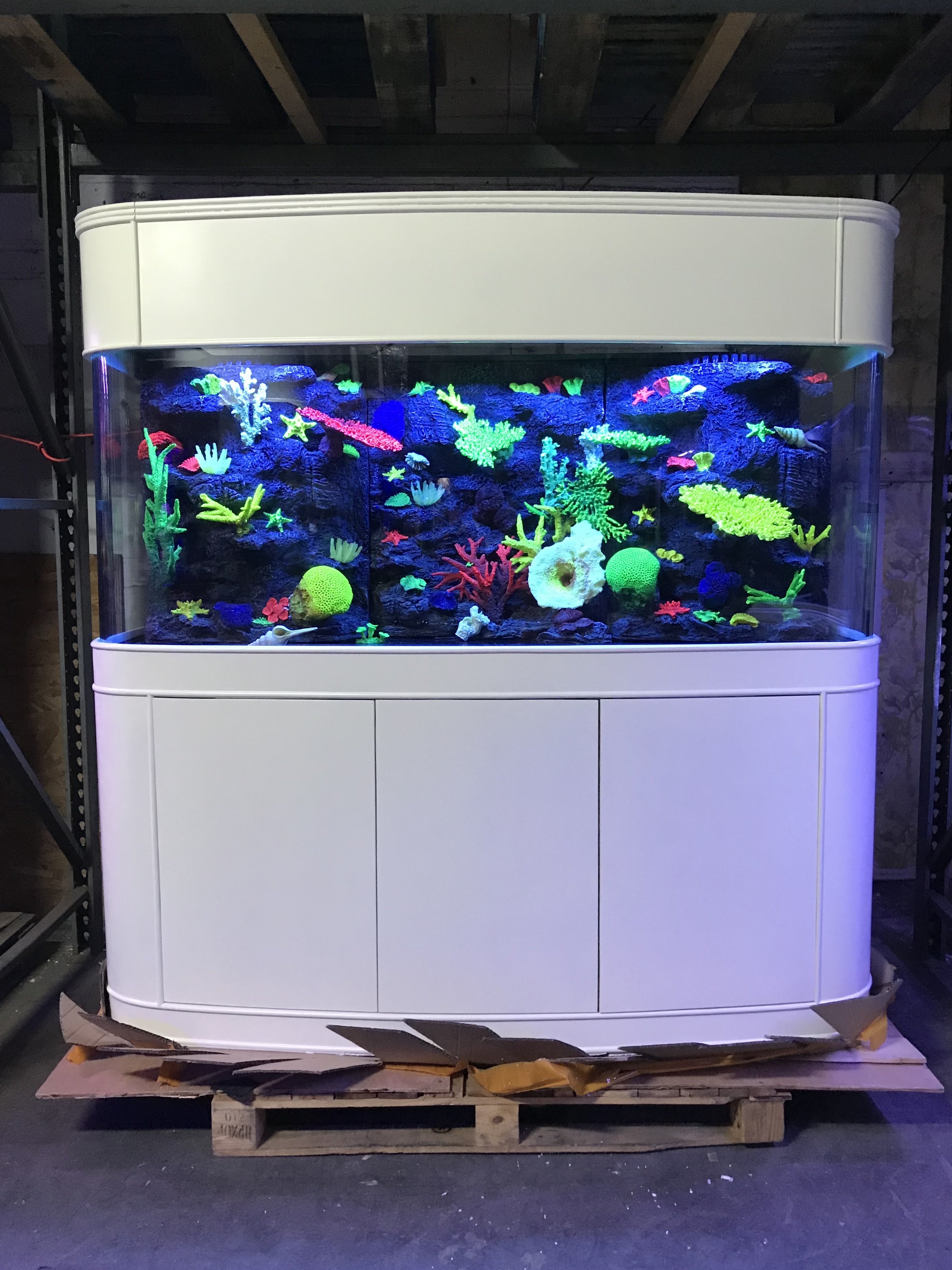 200 Gallon Seamless Glass Bowfront Aquarium Reef-Ready in Tulum White Real Wood Furniture