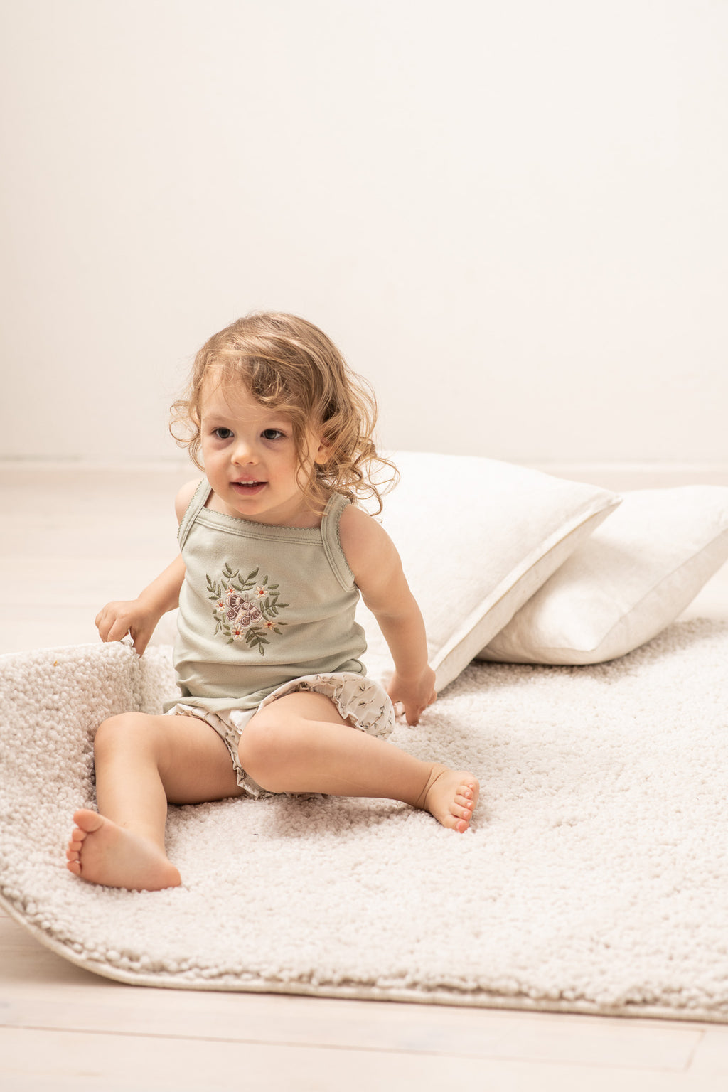 Country Living Set of 2 Ribbed Non-Slip Pet Bowls – Poseidon Blue