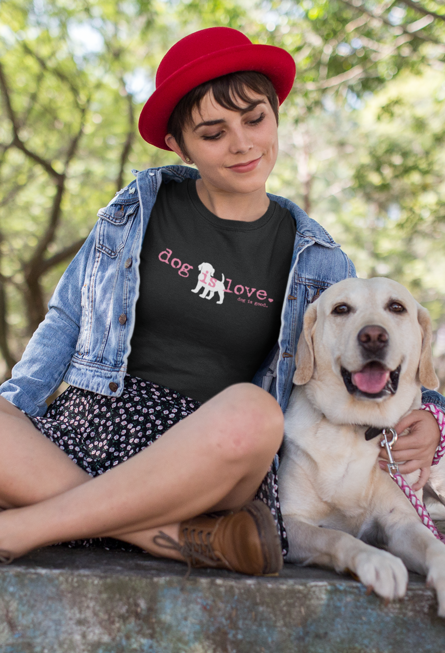 T-shirt: Dog is Love (Black)